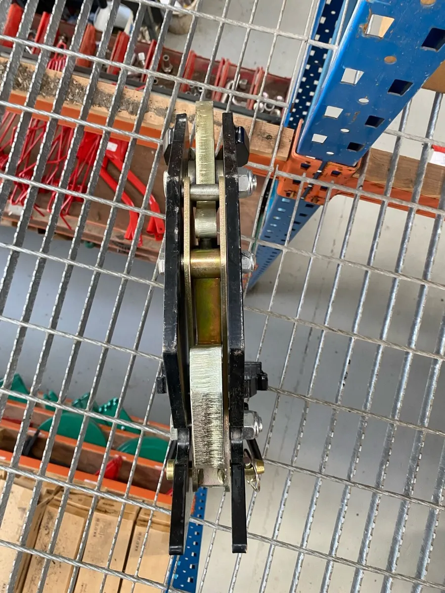 McConnell axle mounted hedge cutter brackets - Image 2