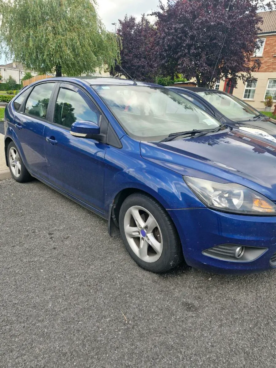 10 Ford Focus - Image 2