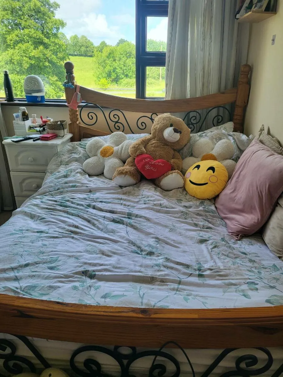 Double bed - Image 2