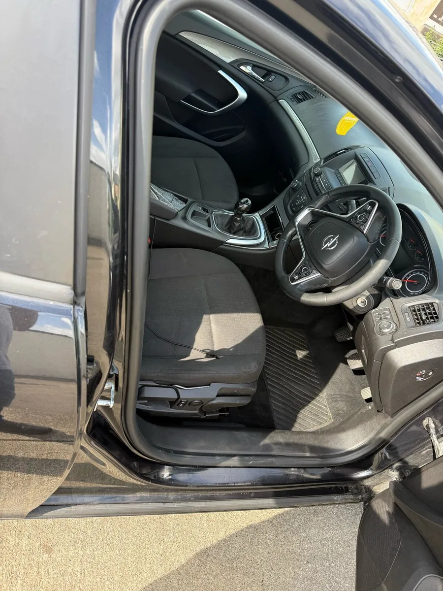 Insignia - Image 1