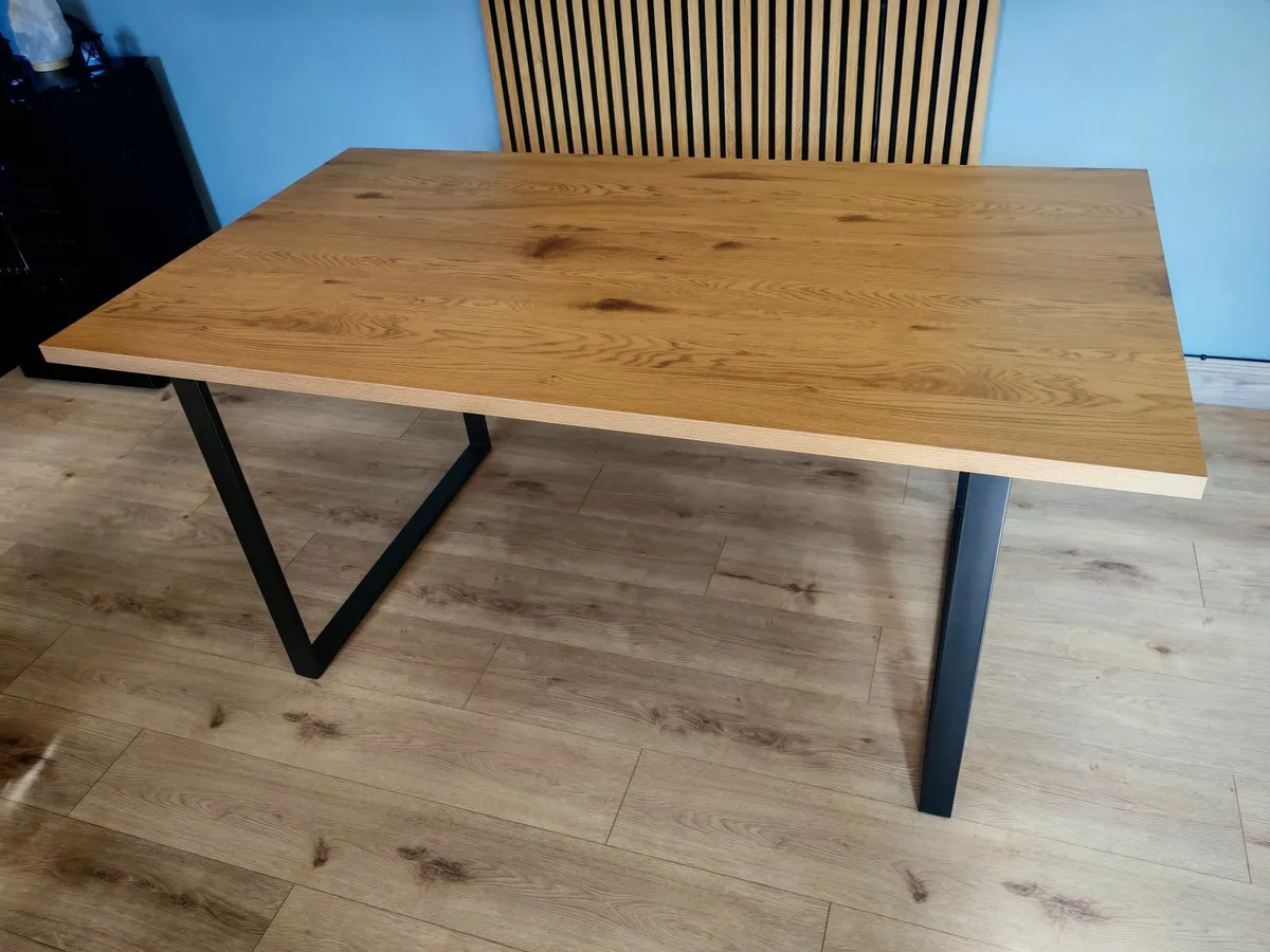 Dining table - Image 2