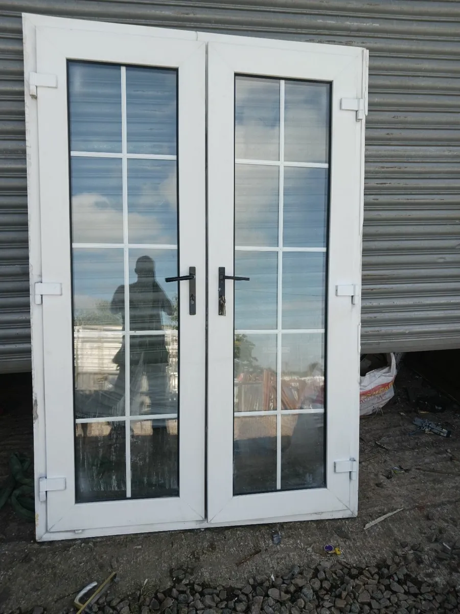 Pattio door  with looks and keys