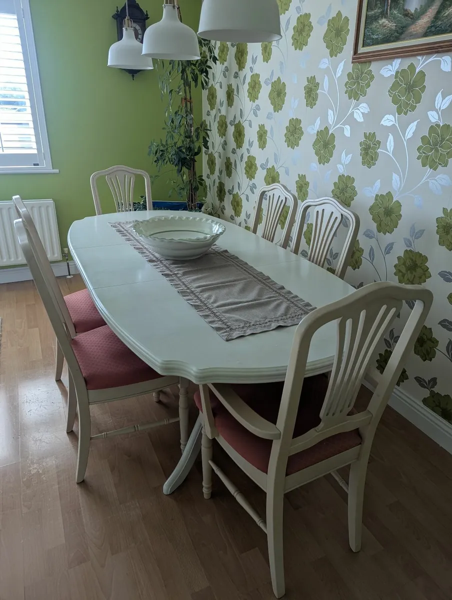 Dining Room table and chairs - Image 3