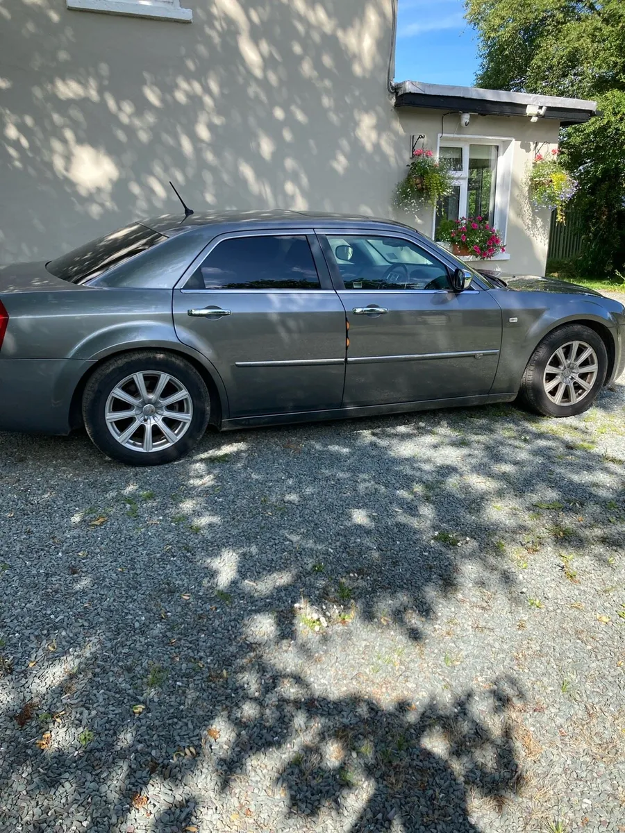 Chrysler 300c  diesel - Image 2