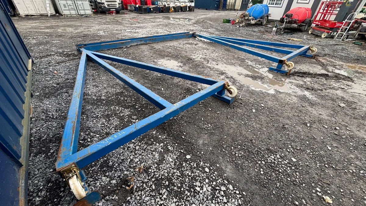 Mobile Gantry Crane , Chain Block & Chains - Image 4