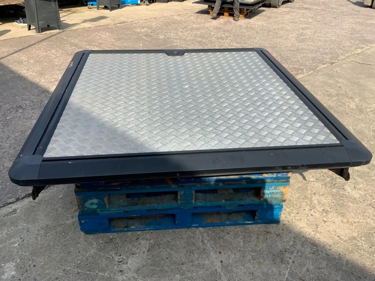 VW AMORAK TONNEAU LOAD  BED COVER....5192. - Image 3