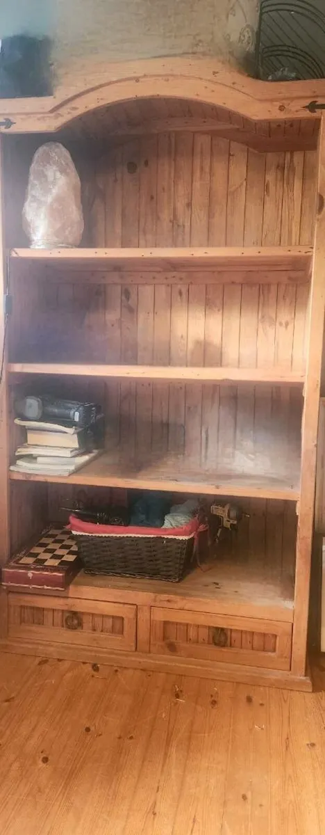 Mexican pine storage unit