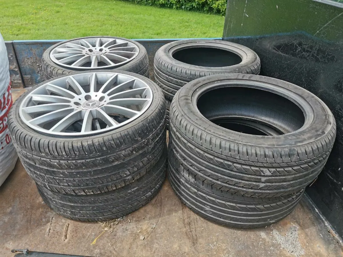 Merc alloys, jeep tyres.. - Image 3