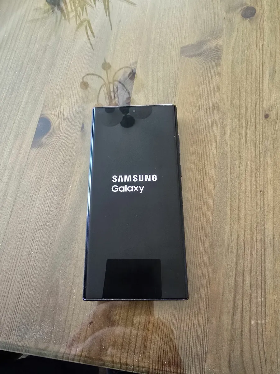 Samsung S22 Ultra - Image 1