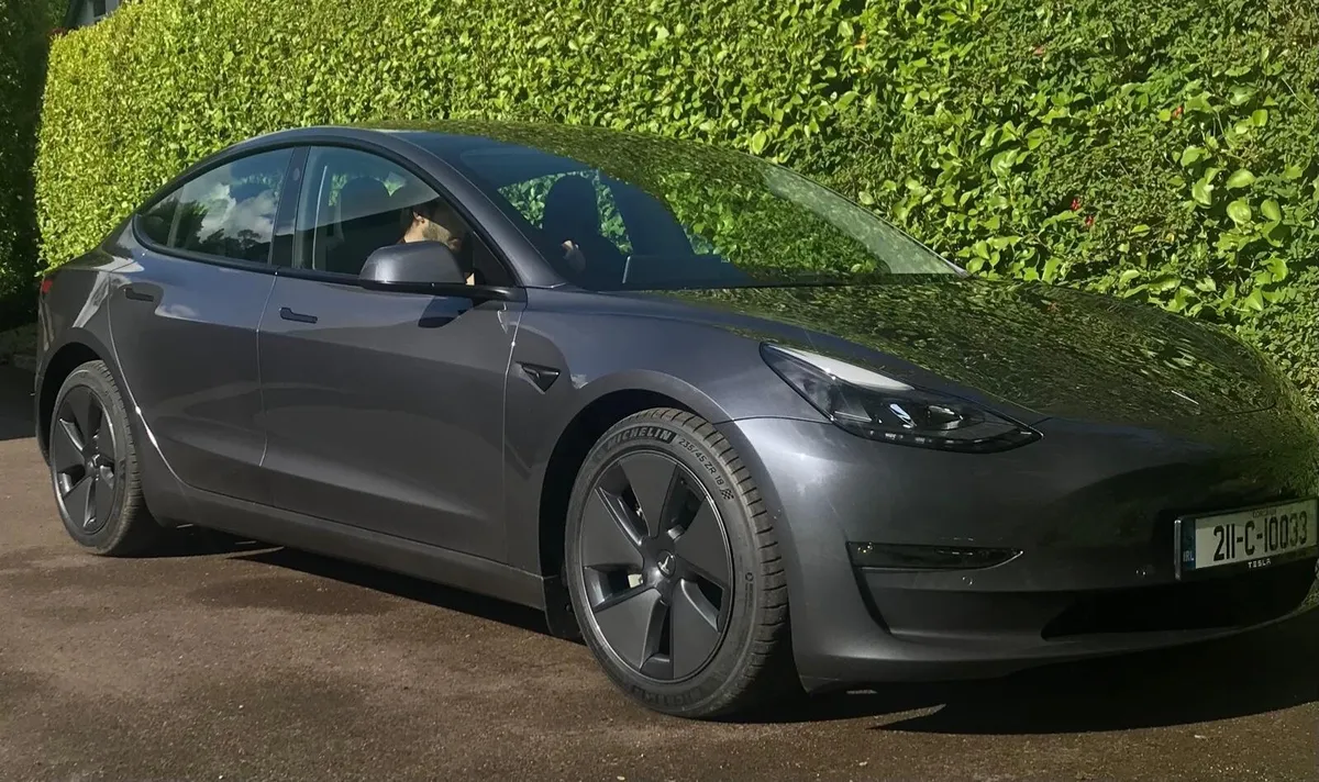 Tesla Model 3 2021 Long range AWD w/Acc Boost - Image 1