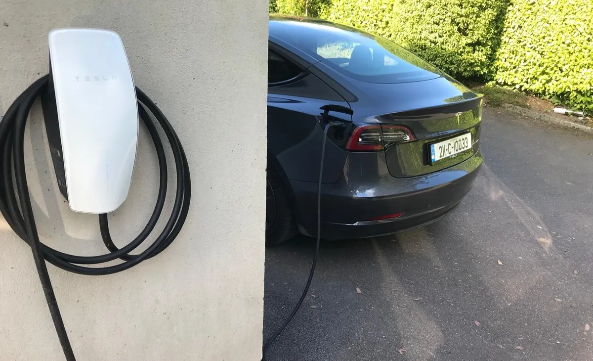 Tesla Model 3 2021 Long range AWD w/Acc Boost - Image 3