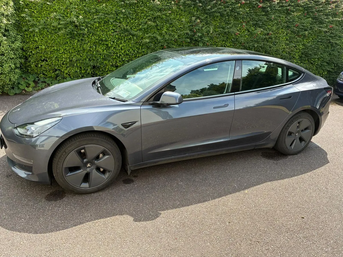 Tesla Model 3 2021 Long range AWD w/Acc Boost - Image 4