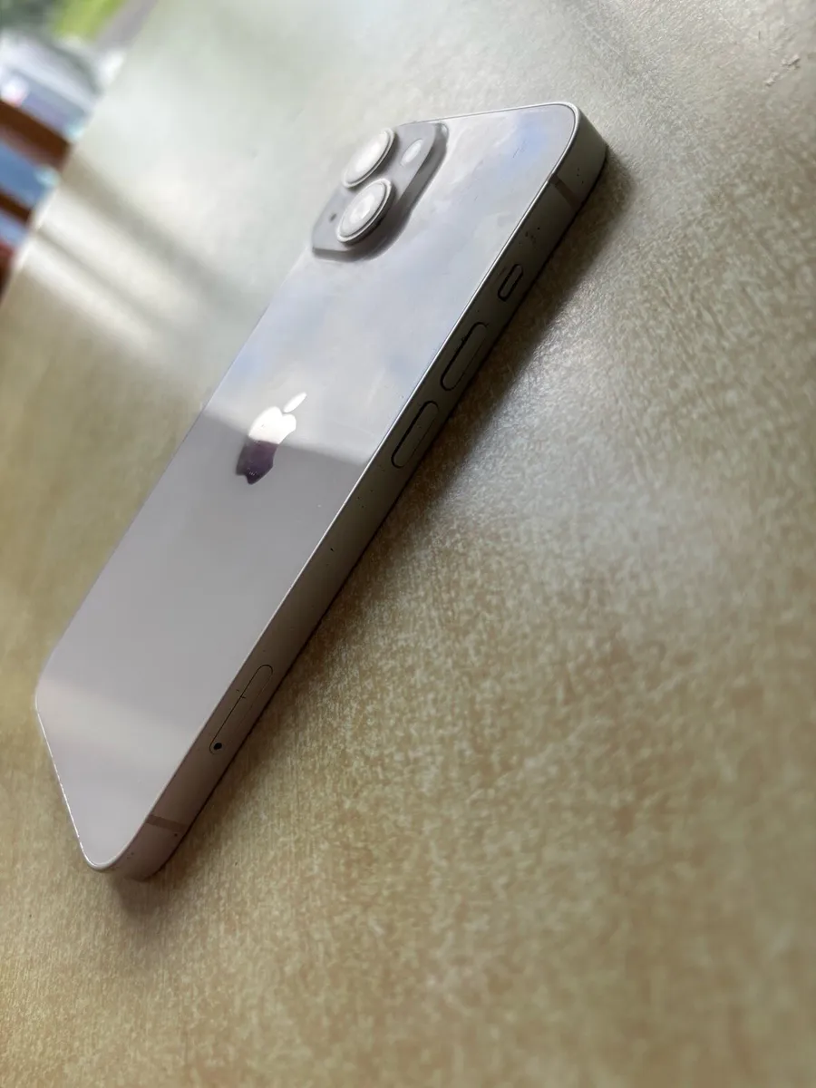 iPhone 14 - Image 1