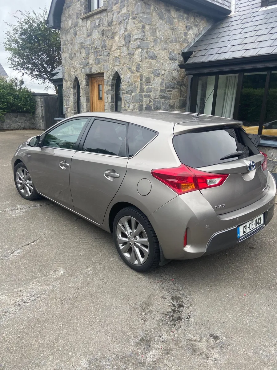 Toyota Auris 2013 1.8 Hybrid Automatic Luxury - Image 1