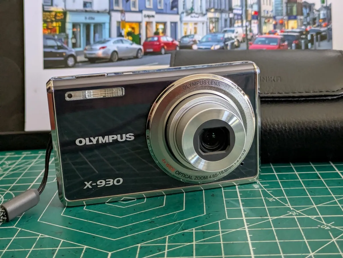 Olympus X-930 12 MP CCD 🌈 digital compact camera - Image 1