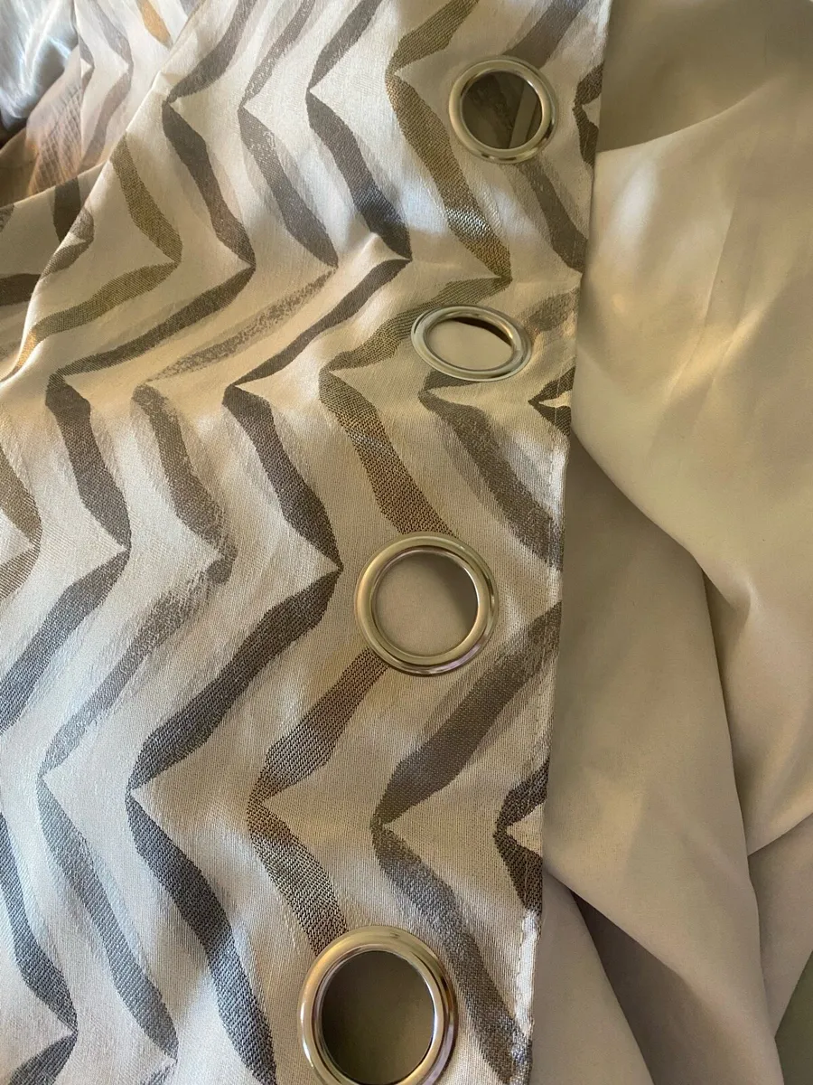 3 pairs Harry corry curtains - open to offers - Image 3