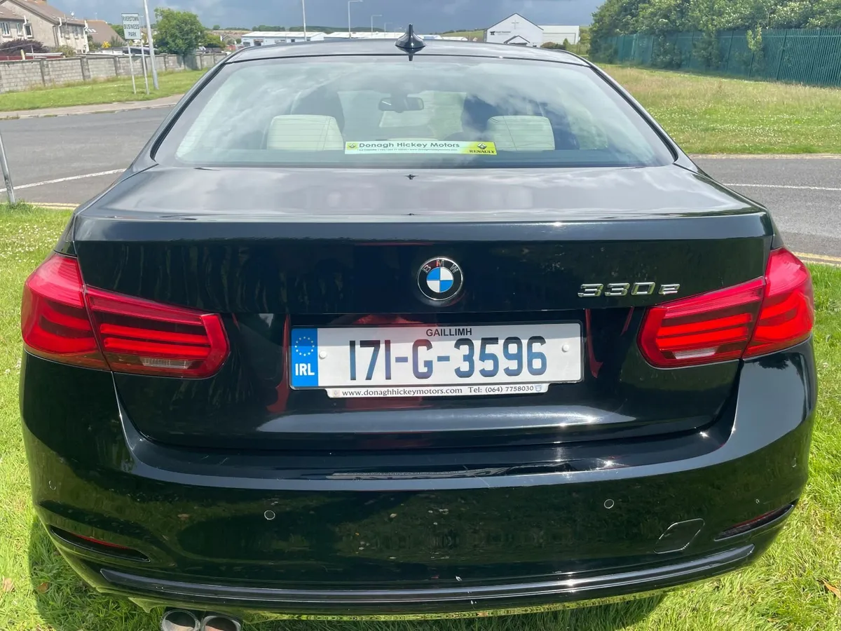 BMW 3-Series 2017 - Image 4