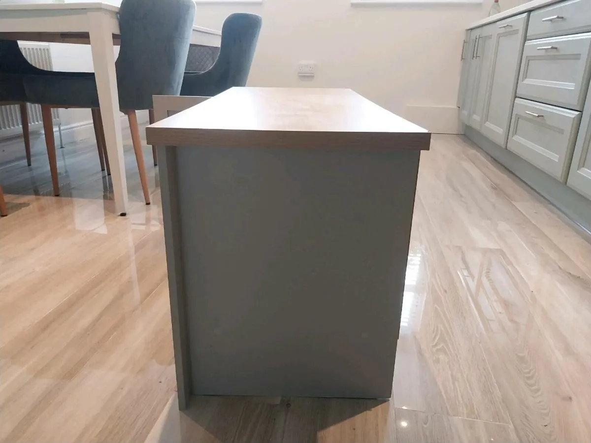 Television stand - Image 3