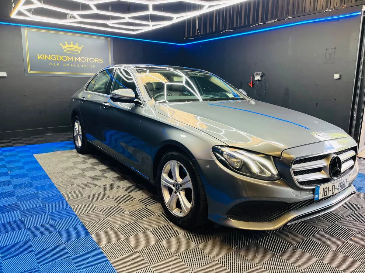 E220D,PANORAMIC,AVANTGARDE,AUTOMATIC - Image 2