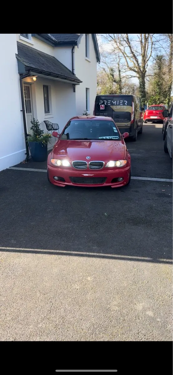 2005 bmw e46 318ci on book - Image 3
