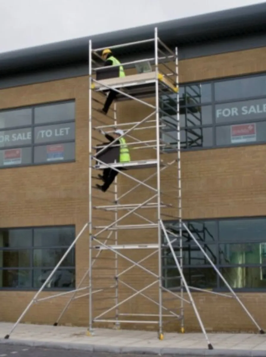 BoSS Clima Tower 3T 0.85m (W) x 1.8m (L) 2.7m Platform Height by 2 - Image 4