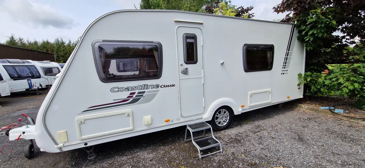 Swift Coastline fixed bed caravan - Image 3