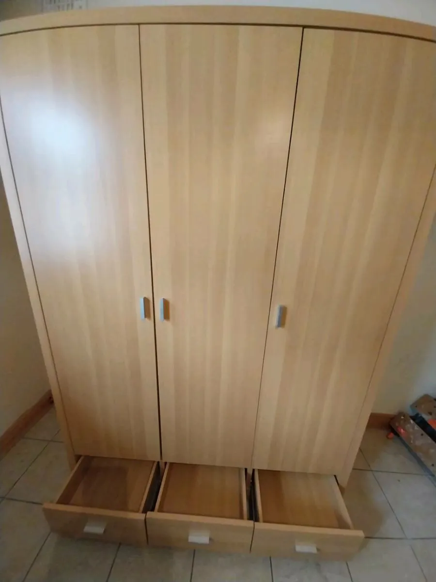 Wardrobe - Image 3