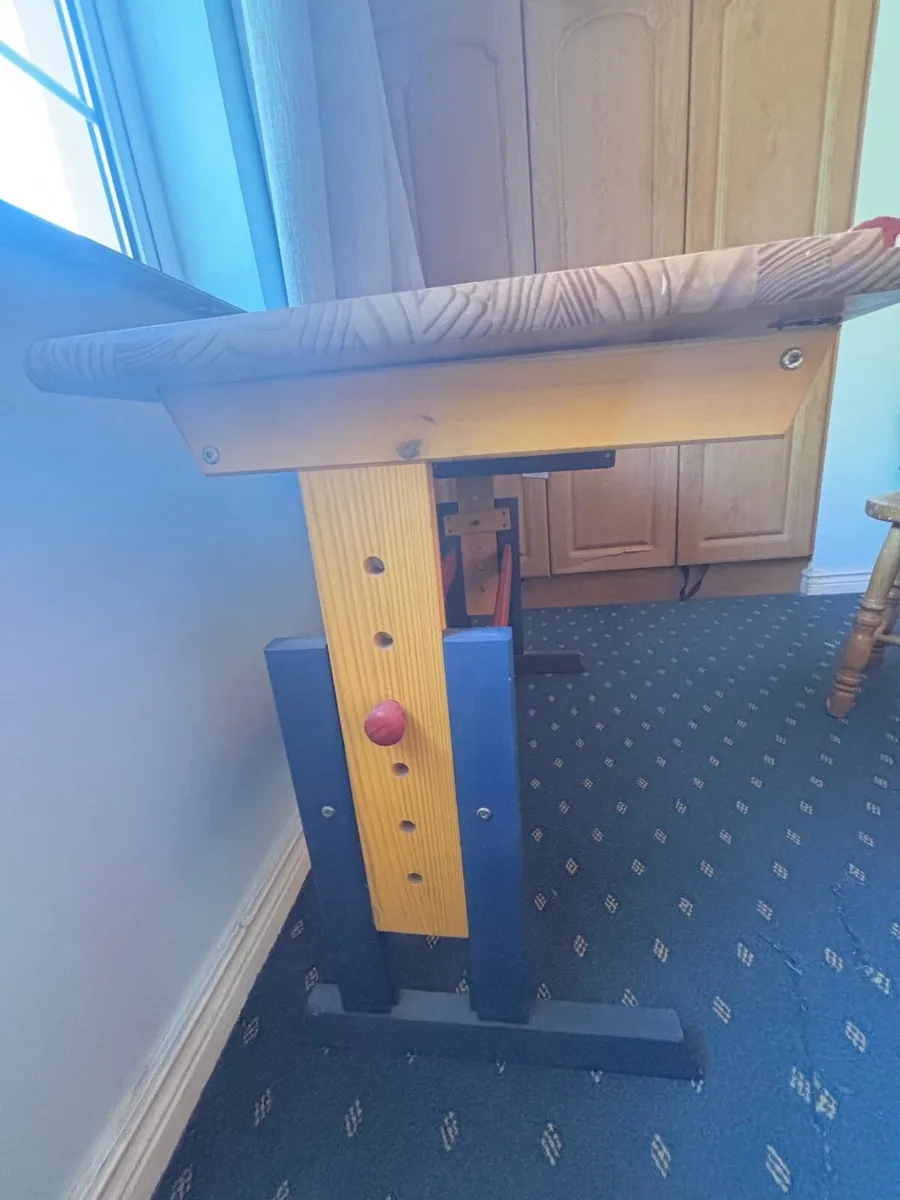 IDIMEX Adjustable Tilting Desk - Image 3