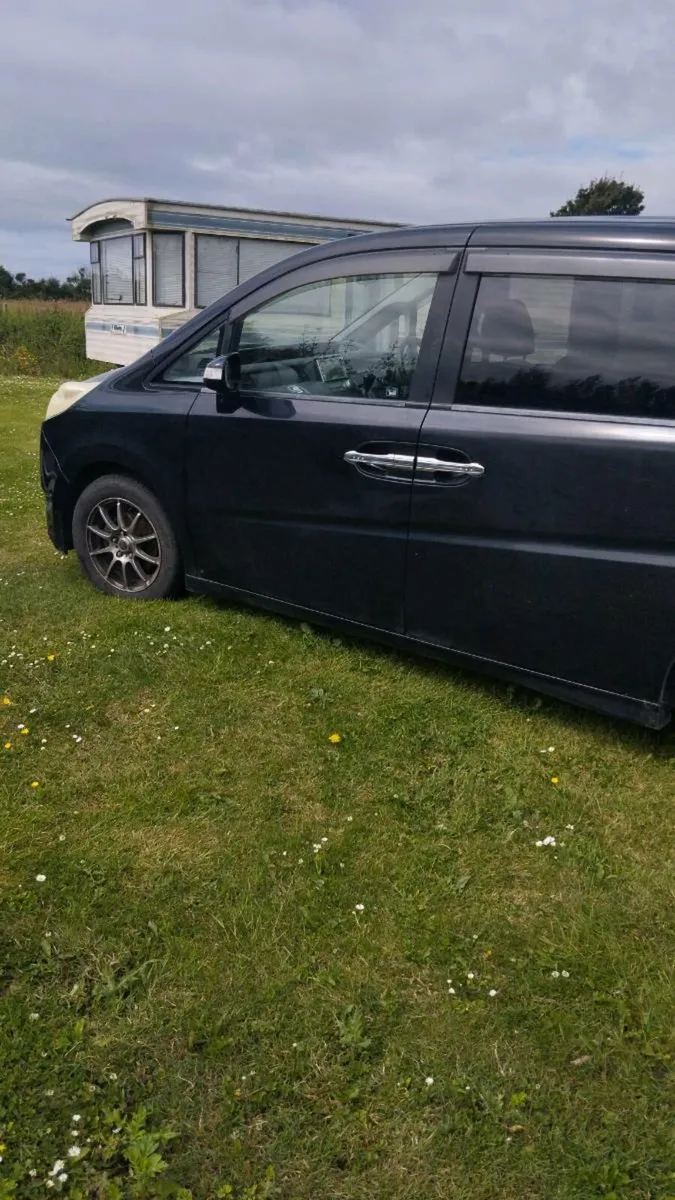 Honda stepwgn 7seater automatic - Image 3