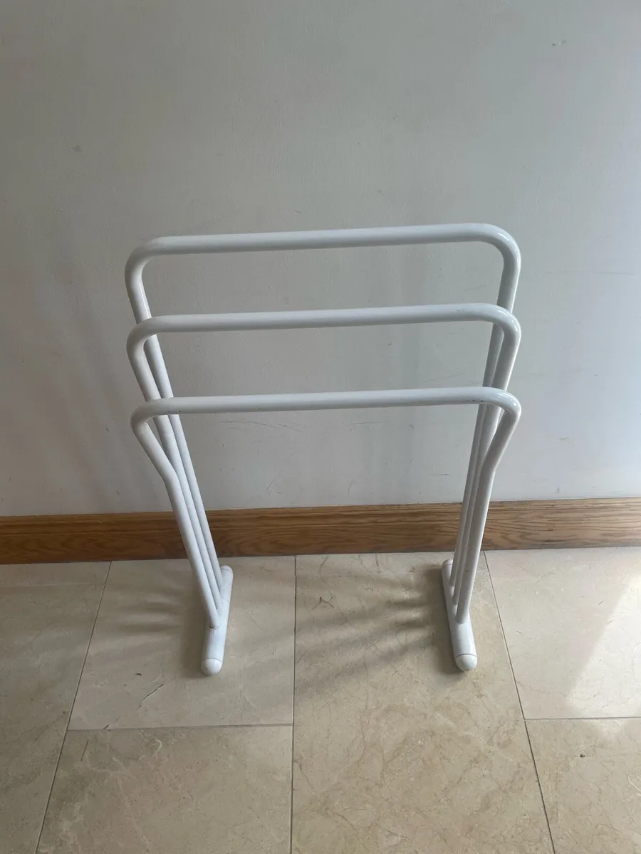 Towel rail - Image 1