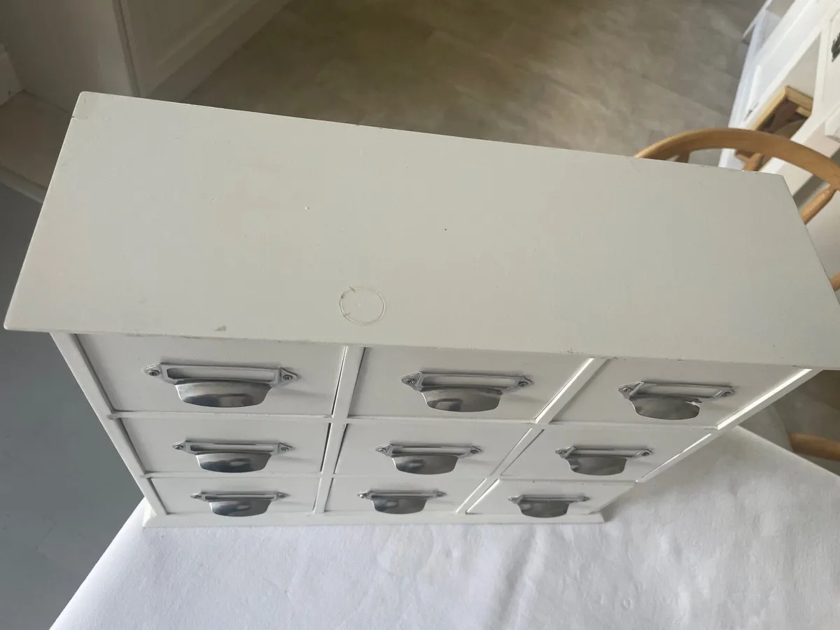 Storage cabinet - Image 1