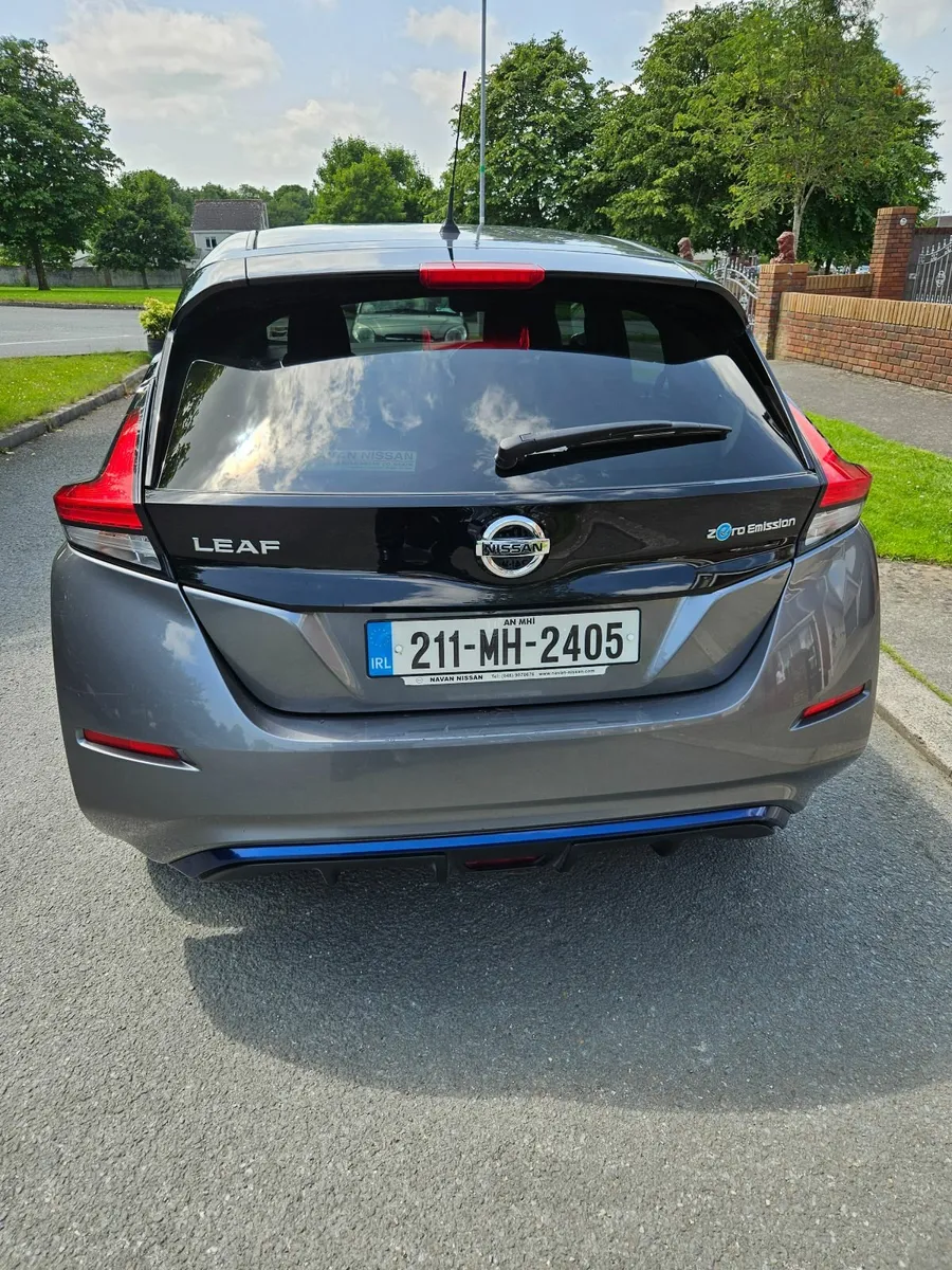 car - Image 2