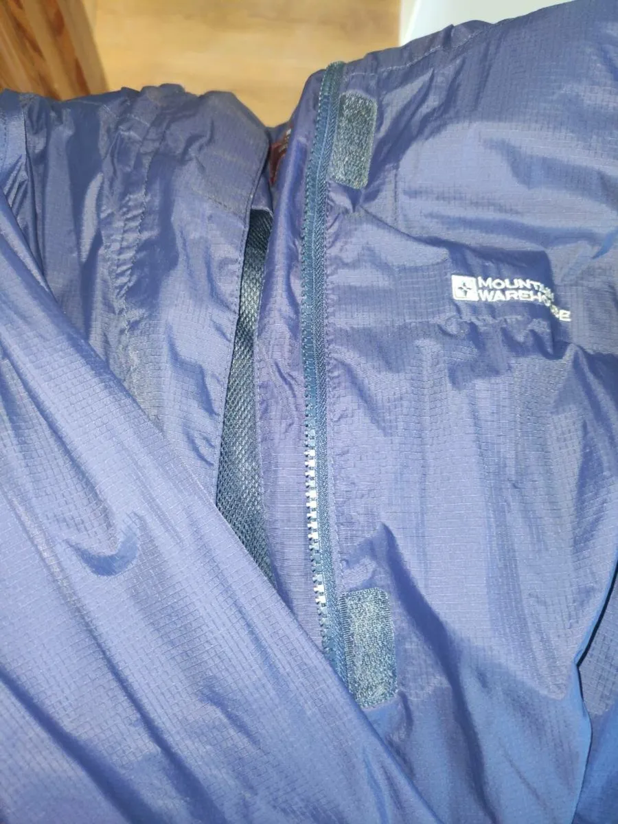 Mountain warehouse raincoat - Image 2