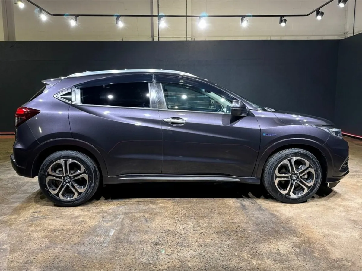 Honda Vezel 1.5 HYBRID AUTOMATIC - Image 3