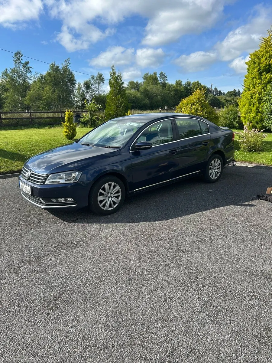 Volkswagen Passat - Image 1
