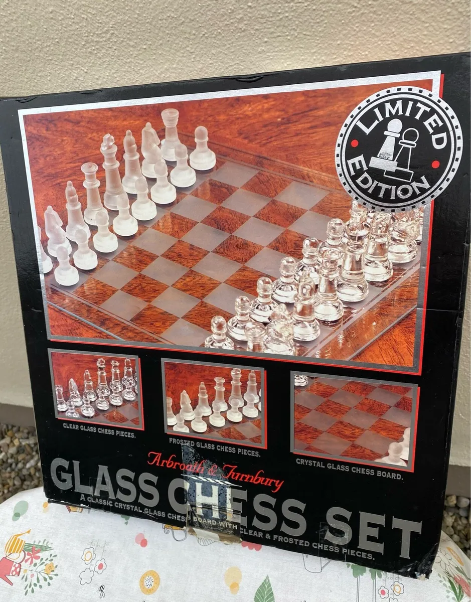 Crystal Glass Chess Set Limited Edition - Image 2