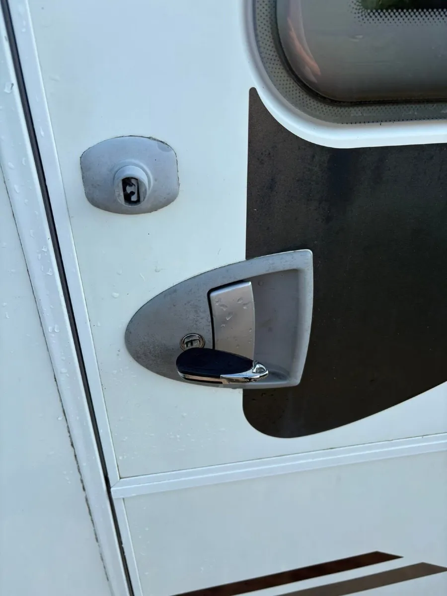Caravan - Image 4