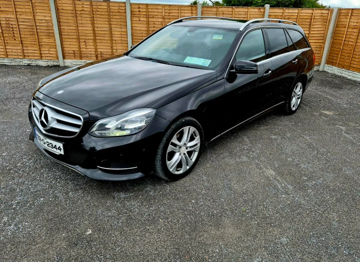 2013 MERCEDES E220 - Image 4