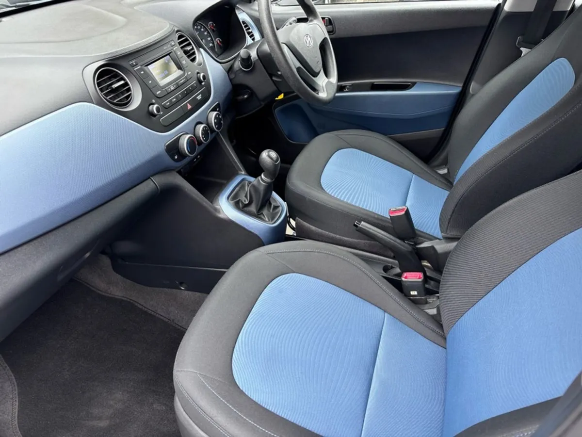 Hyundai i10 Classic 4DR - Image 3