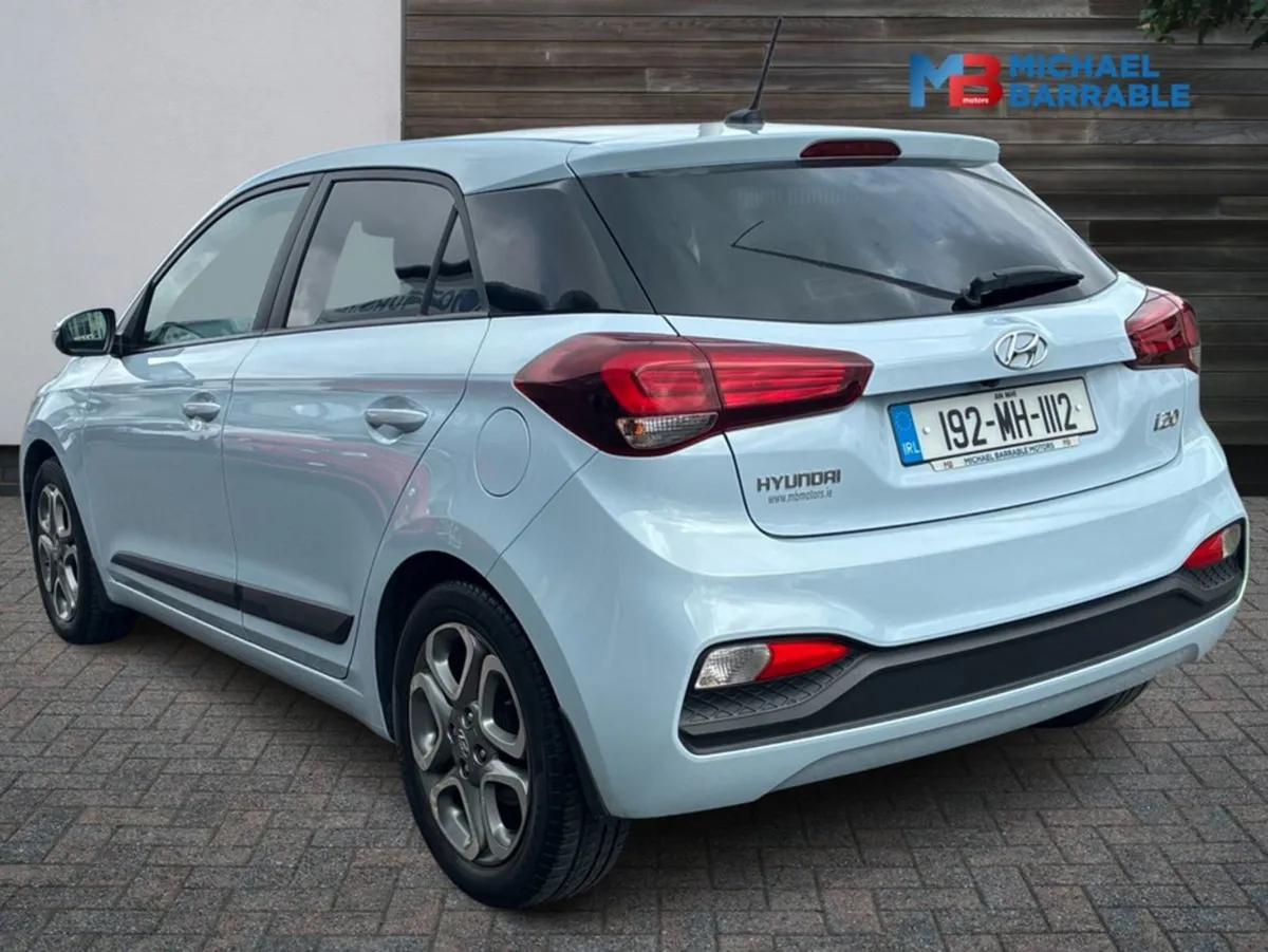 Hyundai i20 Active Deluxe Plus 5DR - Image 4