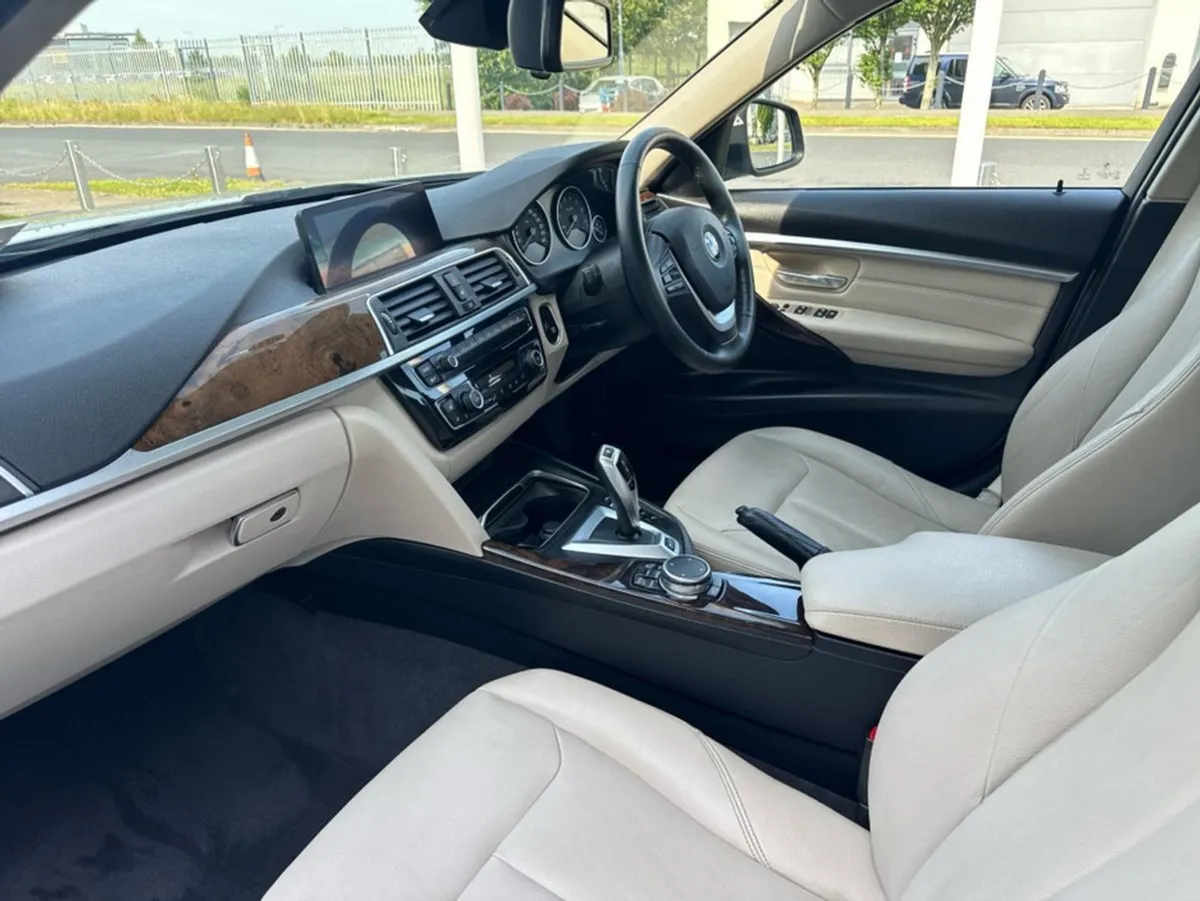 BMW 3 Series 2.0l Petrol Plug-in Hybrid - Image 3
