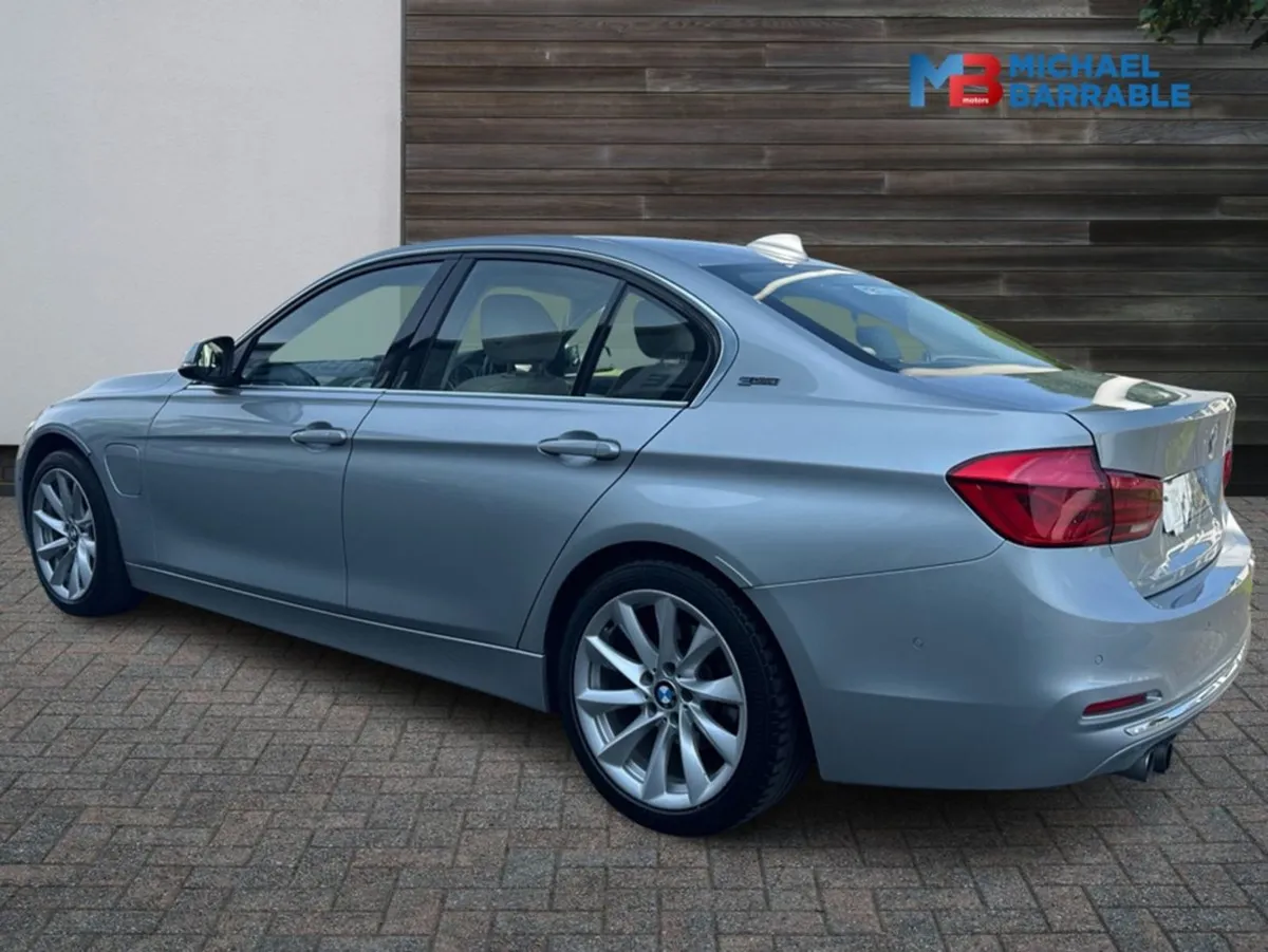 BMW 3 Series 2.0l Petrol Plug-in Hybrid - Image 4