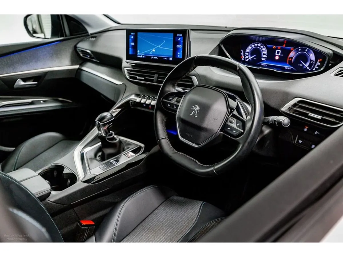Peugeot 3008 Allure 1.5 Diesel 130HP - Image 2
