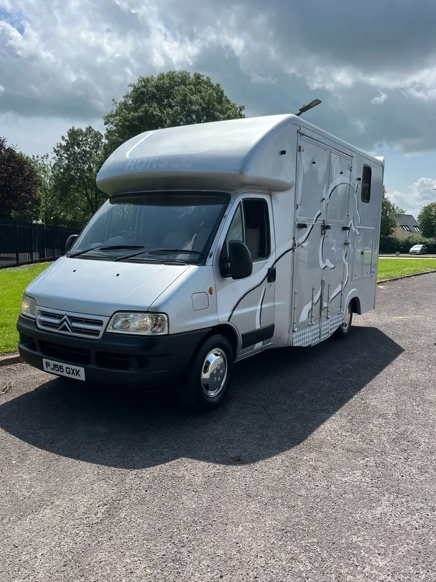 Foxy twin coach built 3.5t Horsebox - Image 1