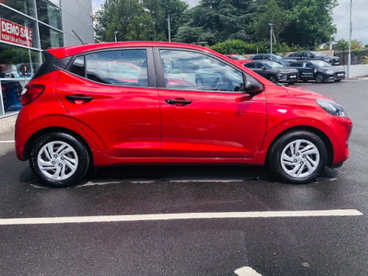 Hyundai i10 Classic 1.0 Petrol - Image 4
