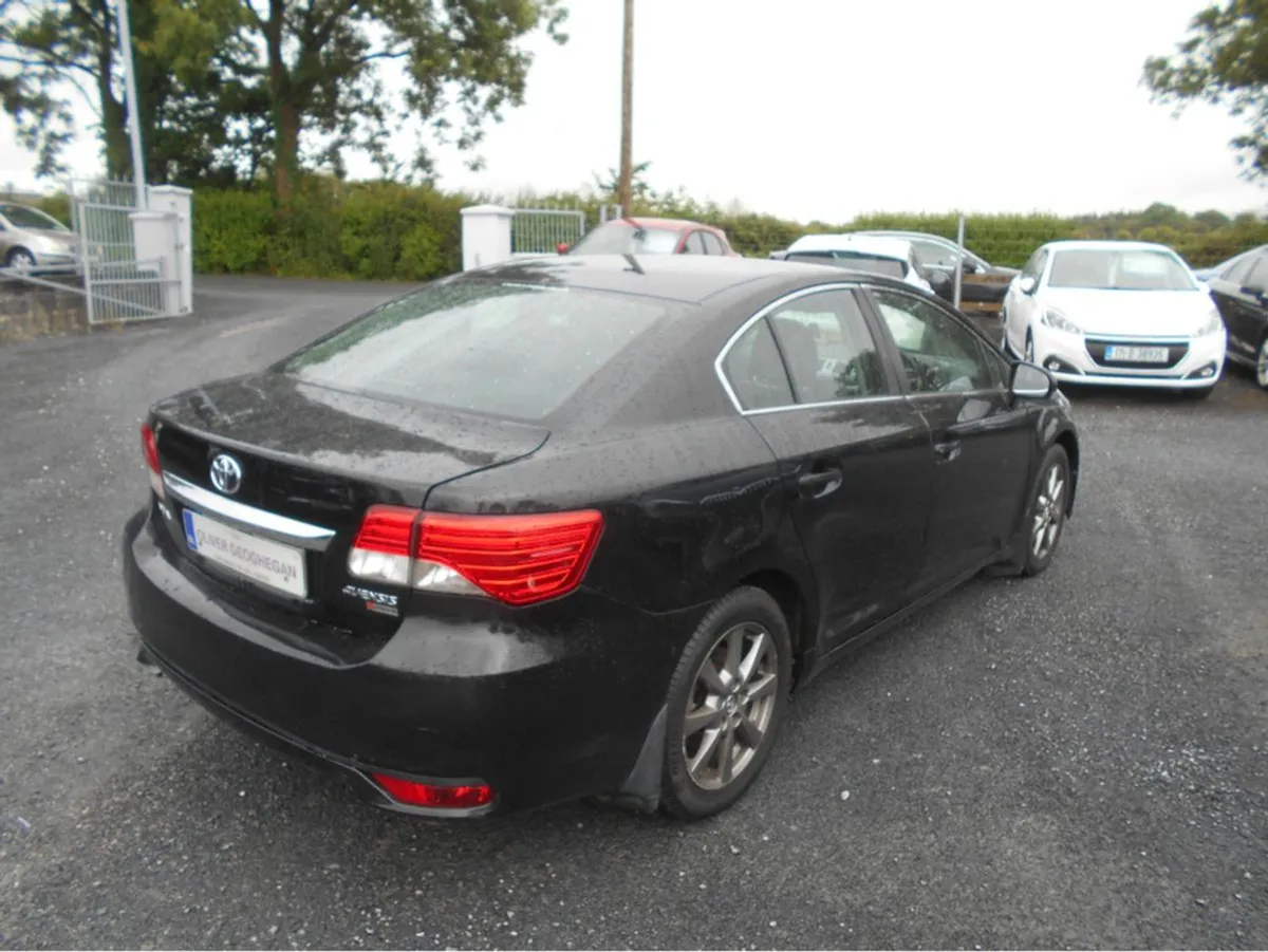 Toyota Avensis 2.0 D-4d Strata - Image 2
