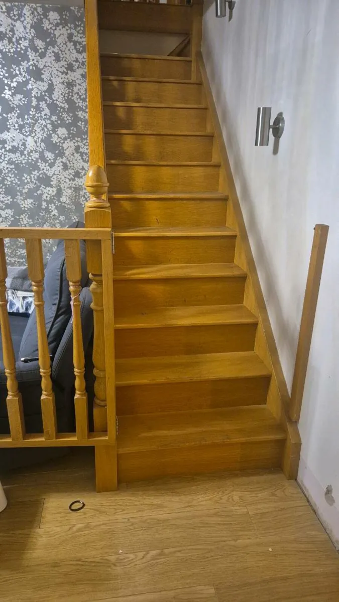 Solid oak stairs - Image 1