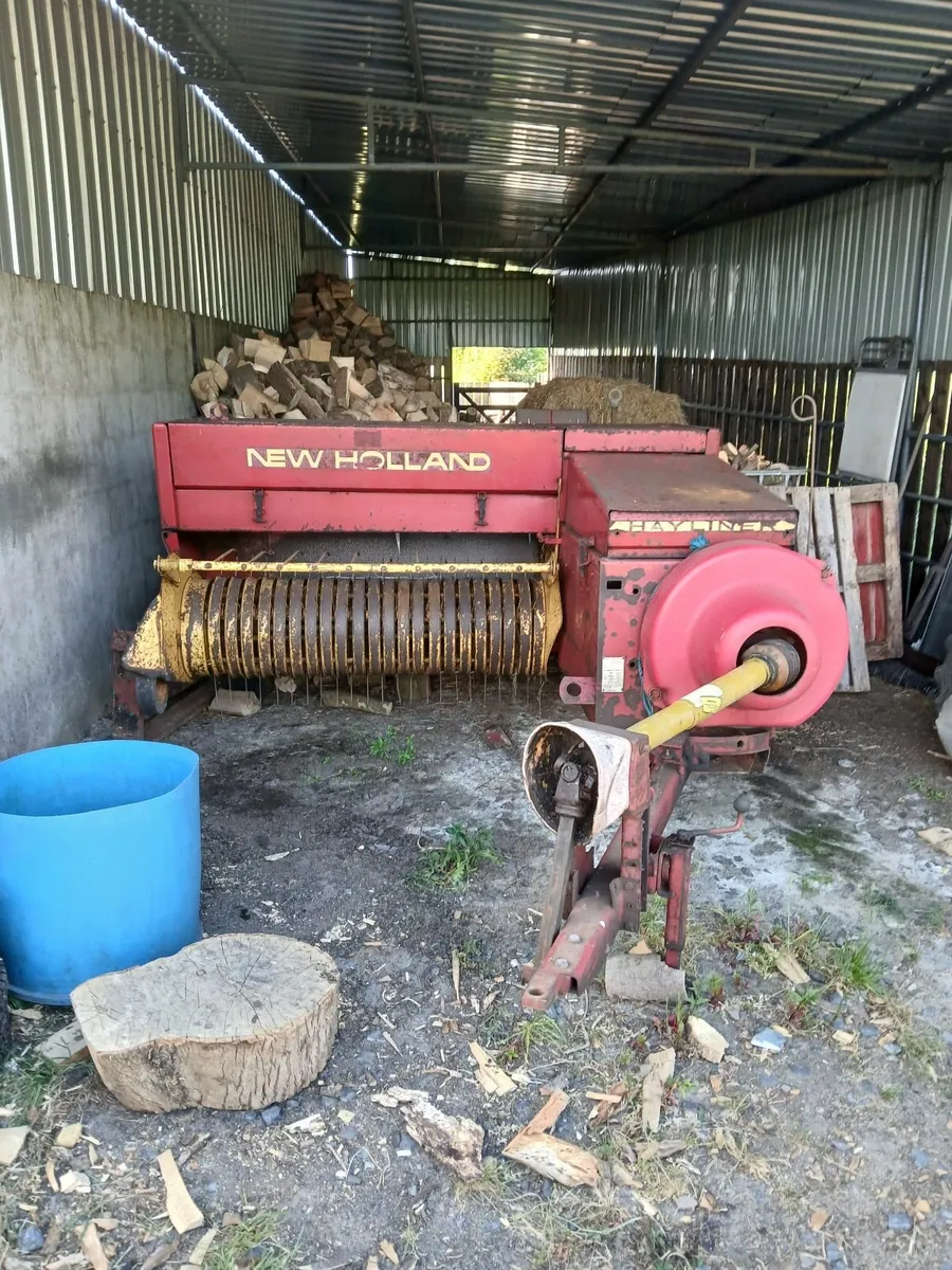 Square baler - Image 1
