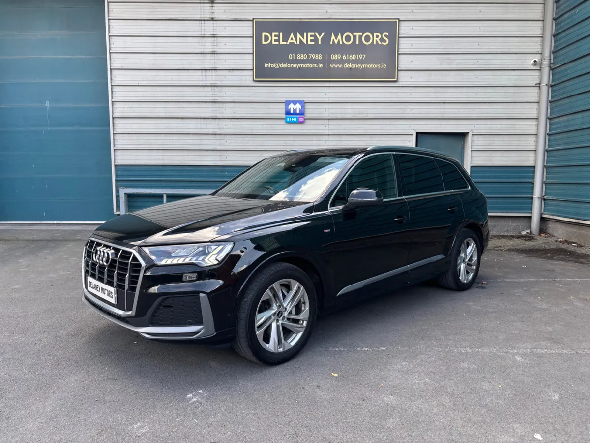 231 Audi Q7 N1 2 Seat Commercial - Image 1