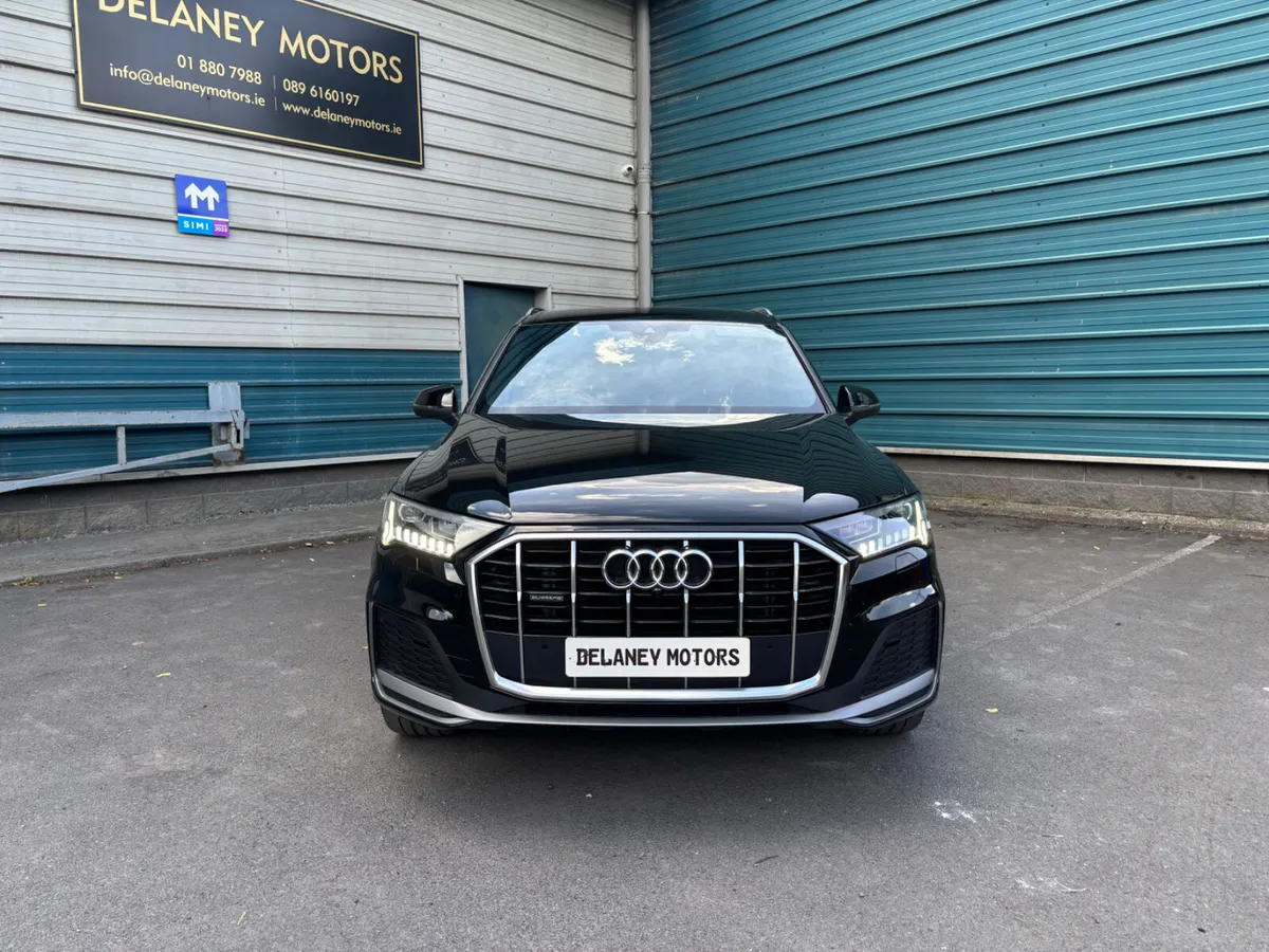 231 Audi Q7 N1 2 Seat Commercial - Image 2